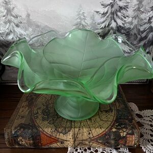 Handblown Green Art Glass Pedestal Bowl Ruffled Edge Floral Swirl Centerpiece